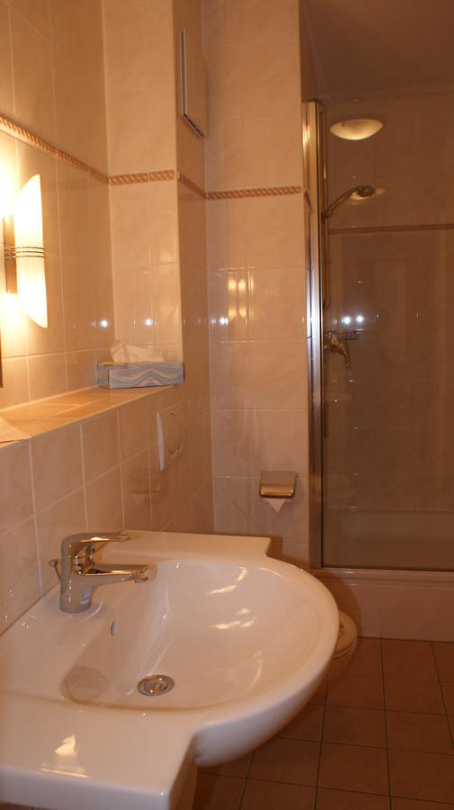Landhotel Loenskrug Hellental Szoba fotó